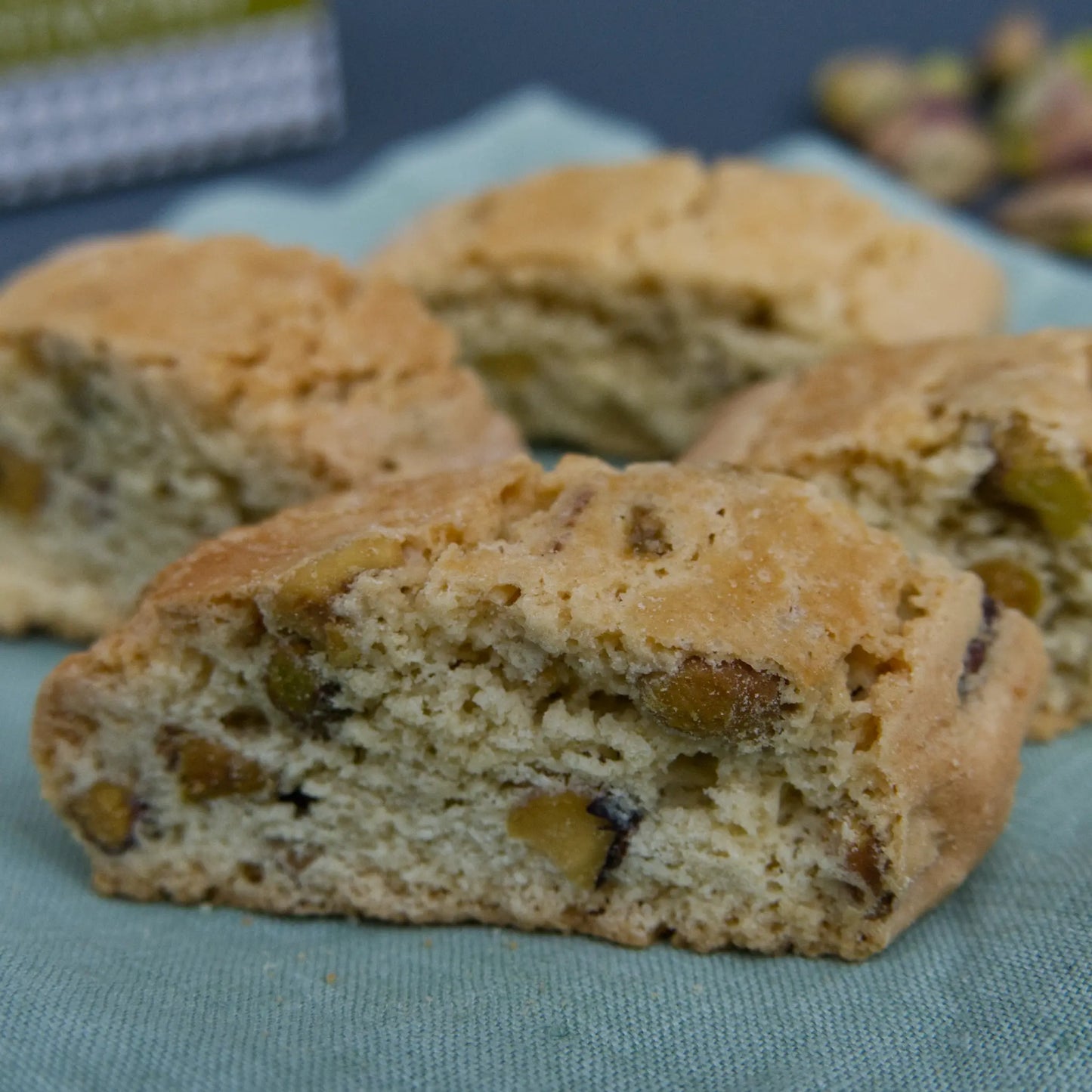 Nahaufnahme von Cantucci mit Pistazien